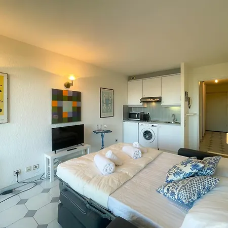 Apartmán Port Vauban Sea Front 3 Pers Ac Wifi *